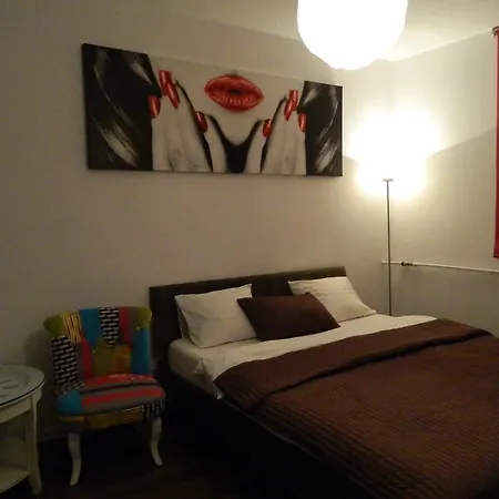 12 O'clock Studio Apartmán *